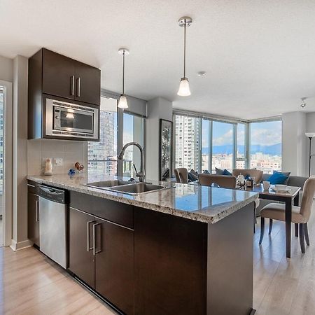 Stunning 2 Bedroom Condo With Downtown Views!!! Vancouver Eksteriør billede