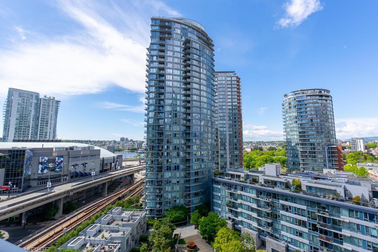 Stunning 2 Bedroom Condo With Downtown Views!!! Vancouver Eksteriør billede