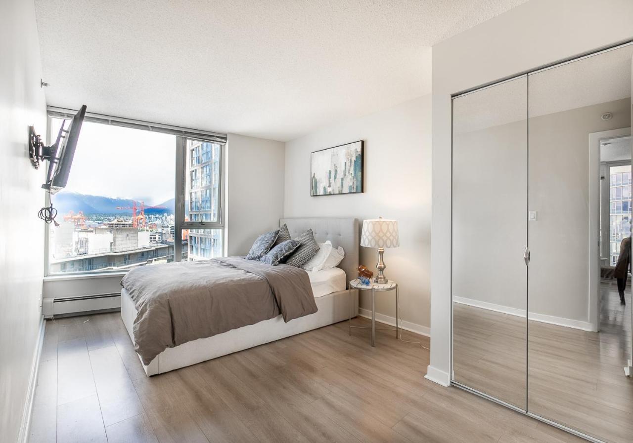 Stunning 2 Bedroom Condo With Downtown Views!!! Vancouver Eksteriør billede